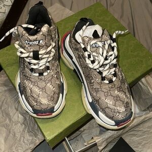 🔥Authentic‼️ Balenciaga X Gucci Triple S🔥🔥